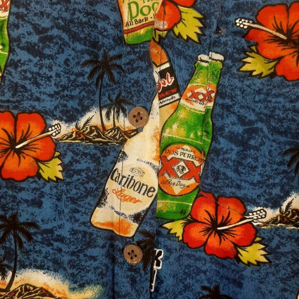 Big Dogs Blue Sleeveless Hawaiian Bottle Print Blouse - Picture 3 of 9